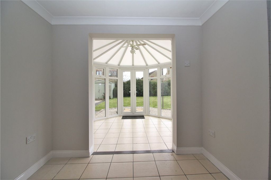 Property photo 3 of 13 Picture No. 01
