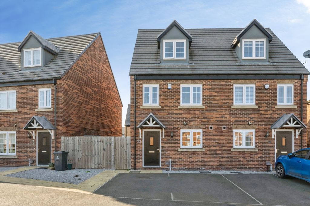 Property photo 1 of 16 Front