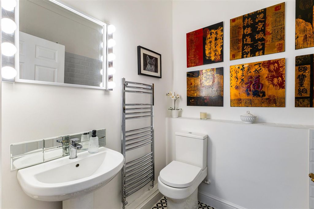 Additional image 9 of 3 bed flat for saleQueens Parade, Cheltenham GL50