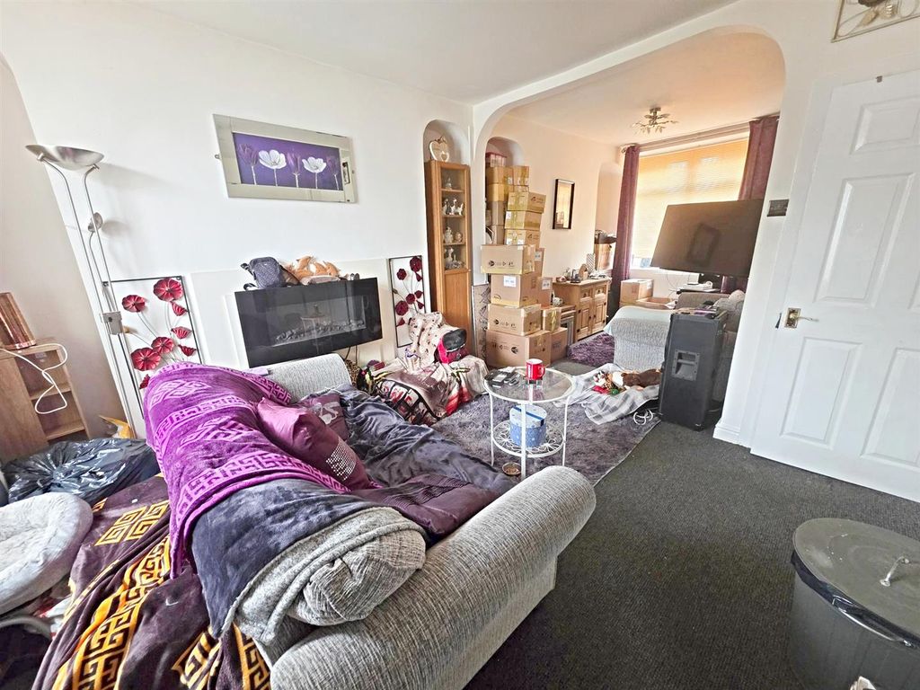 Property photo 3 of 16 Living Room