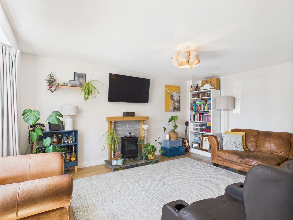 Property photo 2 of 33