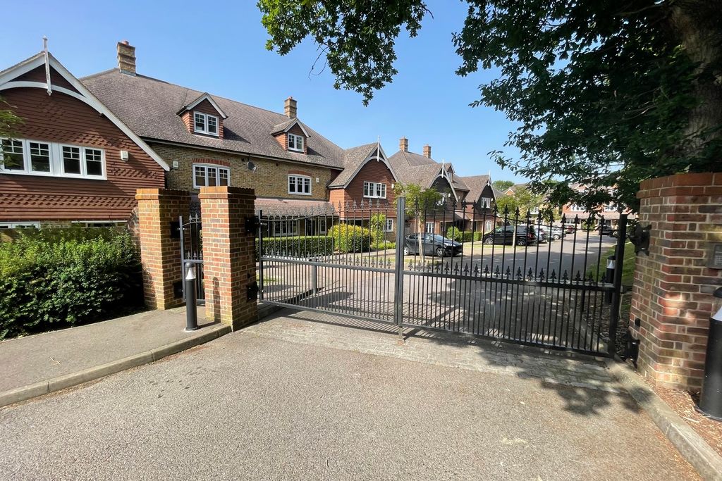 Property photo 2 of 24