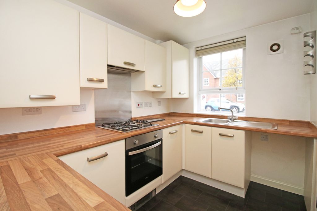 Property photo 2 of 17