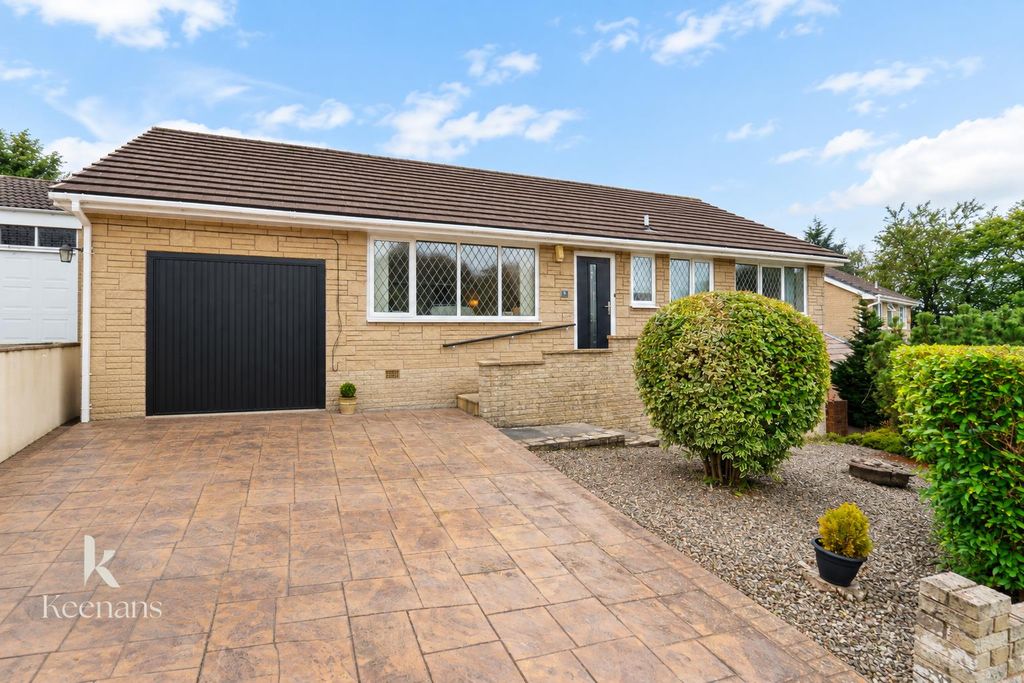 Property photo 1 of 33