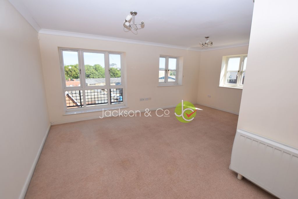 Property photo 2 of 9