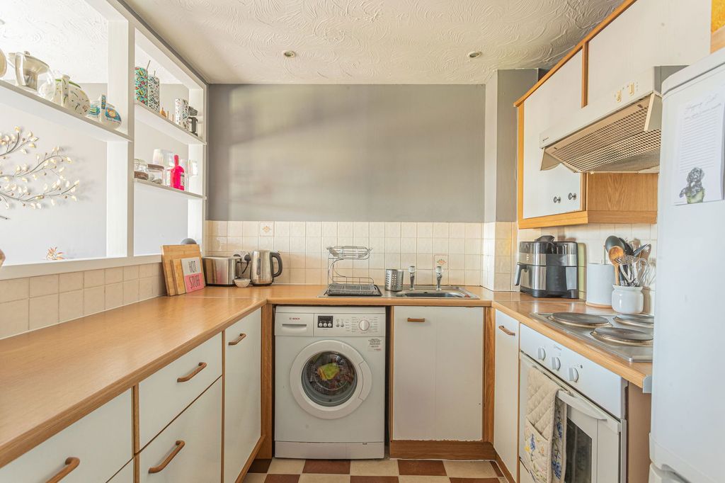 Property photo 2 of 8