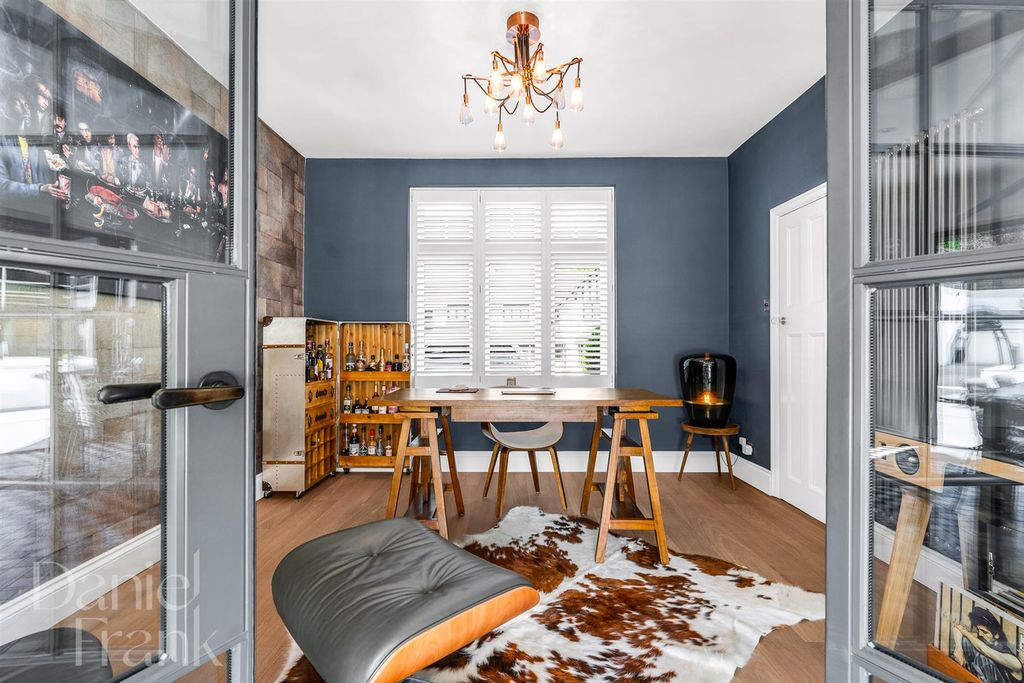 Additional image 14 of 5 bed detached house for saleThe Uplands, Loughton IG10