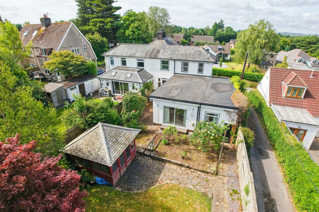 Property photo 2 of 34