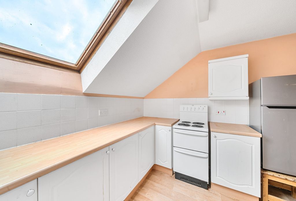 Property photo 2 of 11 1343864-13-68A717...