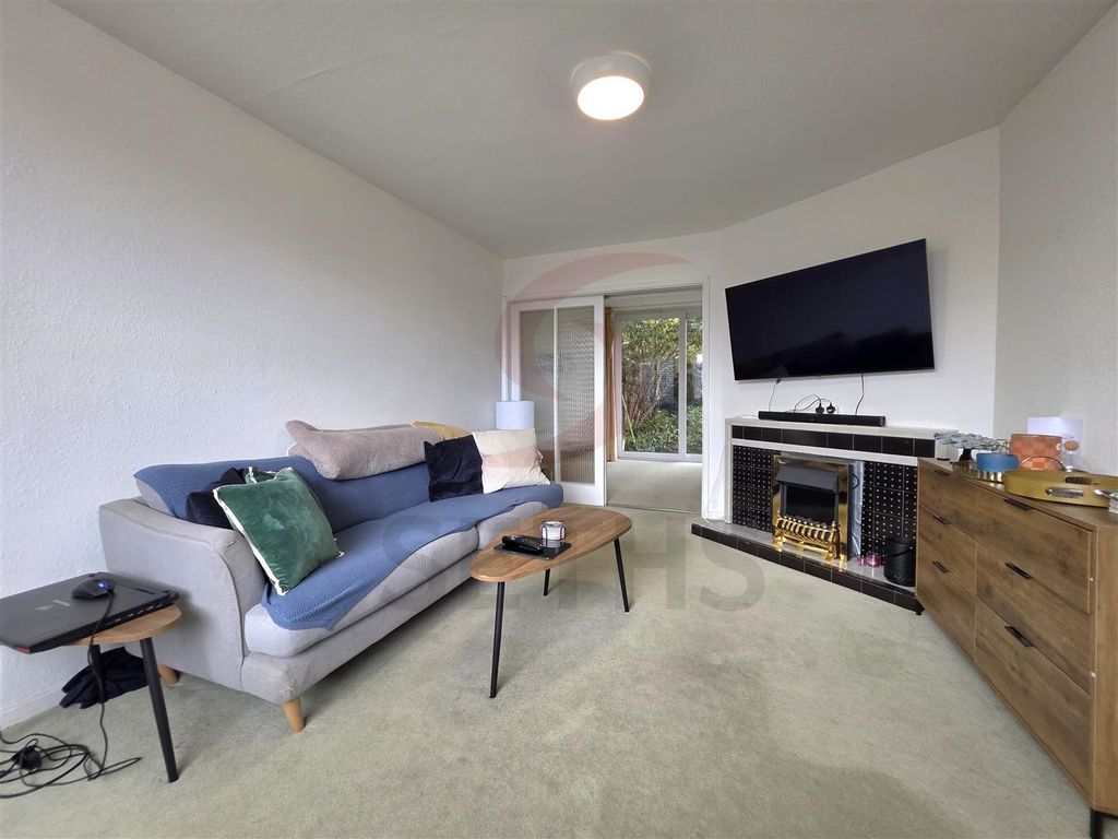 Property photo 2 of 13 Lounge