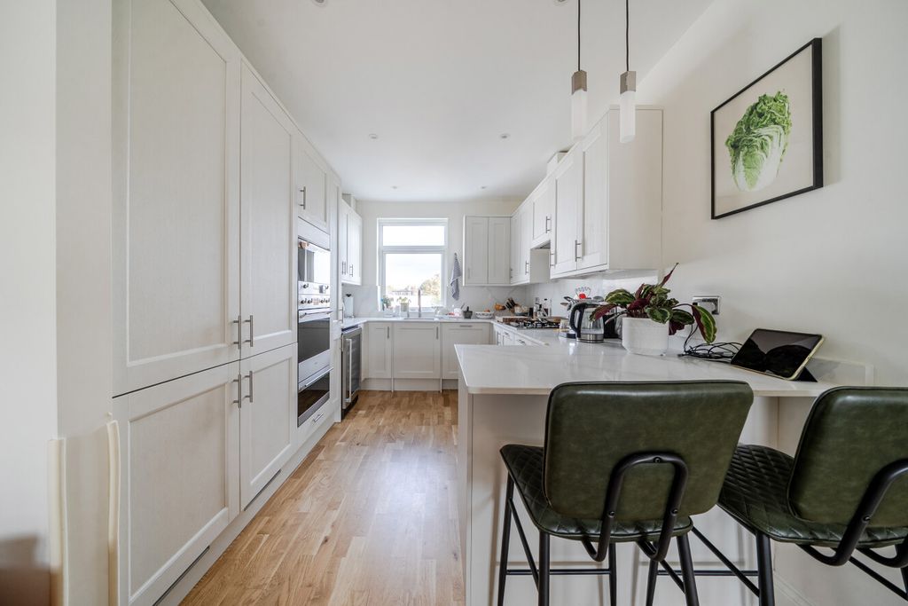 Property photo 2 of 17 1536405-11-1A1548...