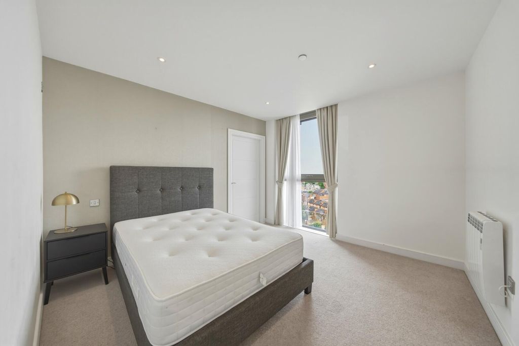 Additional image 18 of 3 bed flat for salePavilion Road, West Bridgford, Nottingham NG2