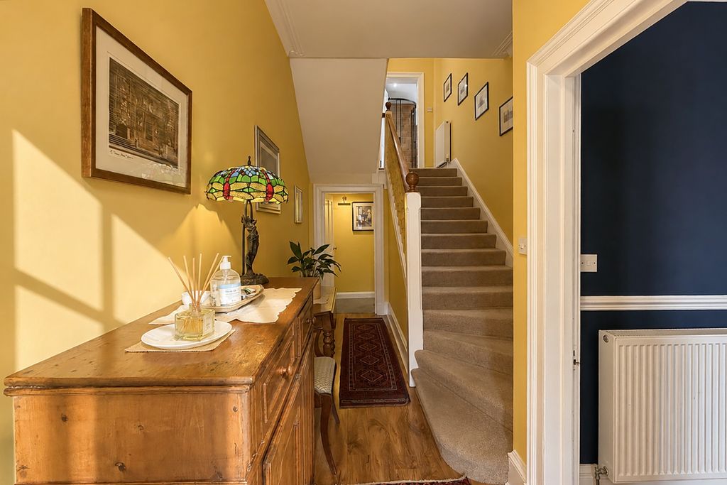 Property photo 3 of 36