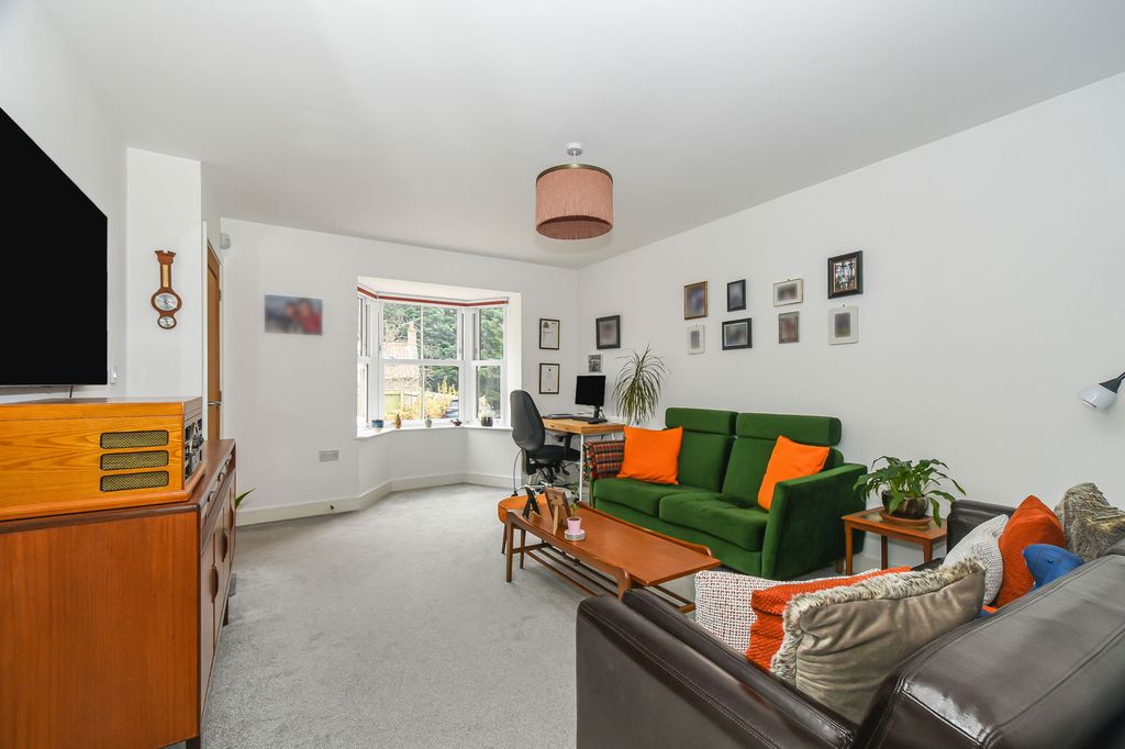 Property photo 3 of 12
