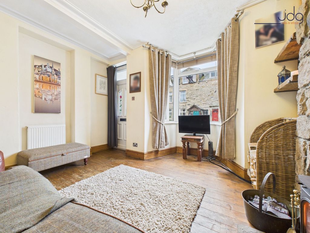 Property photo 3 of 16 Living Room