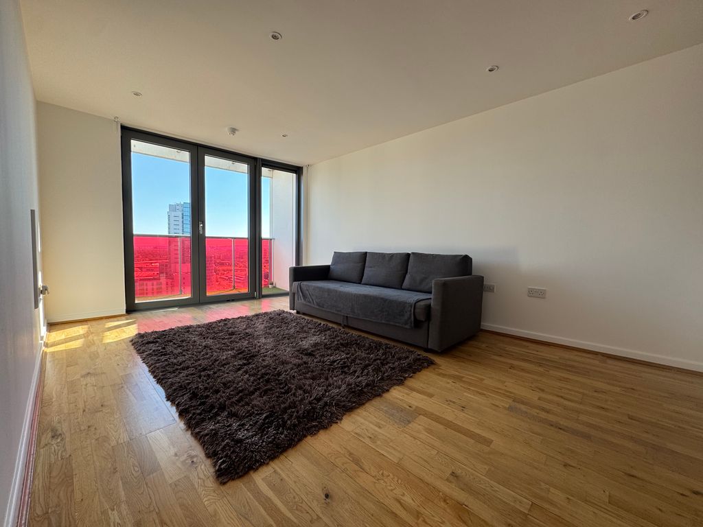 Property photo 1 of 17 Lounge