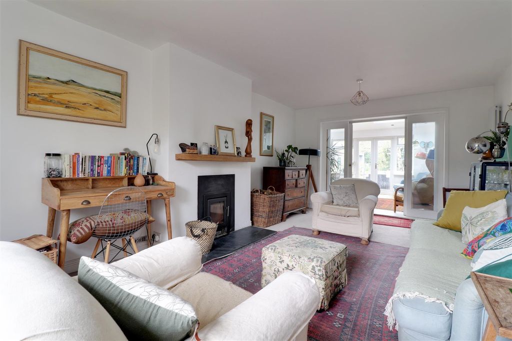 Property photo 2 of 29