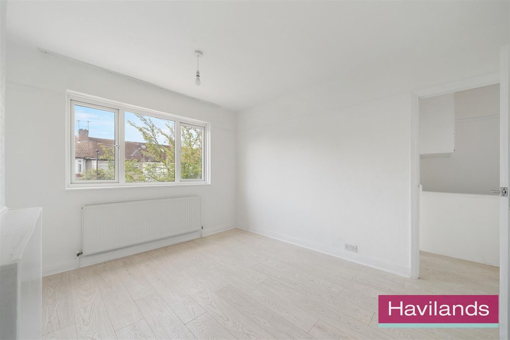 Property photo 3 of 22 New Park Avenue-2.Jpg