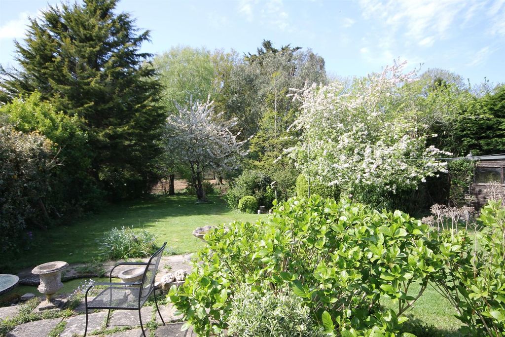 Property photo 3 of 23