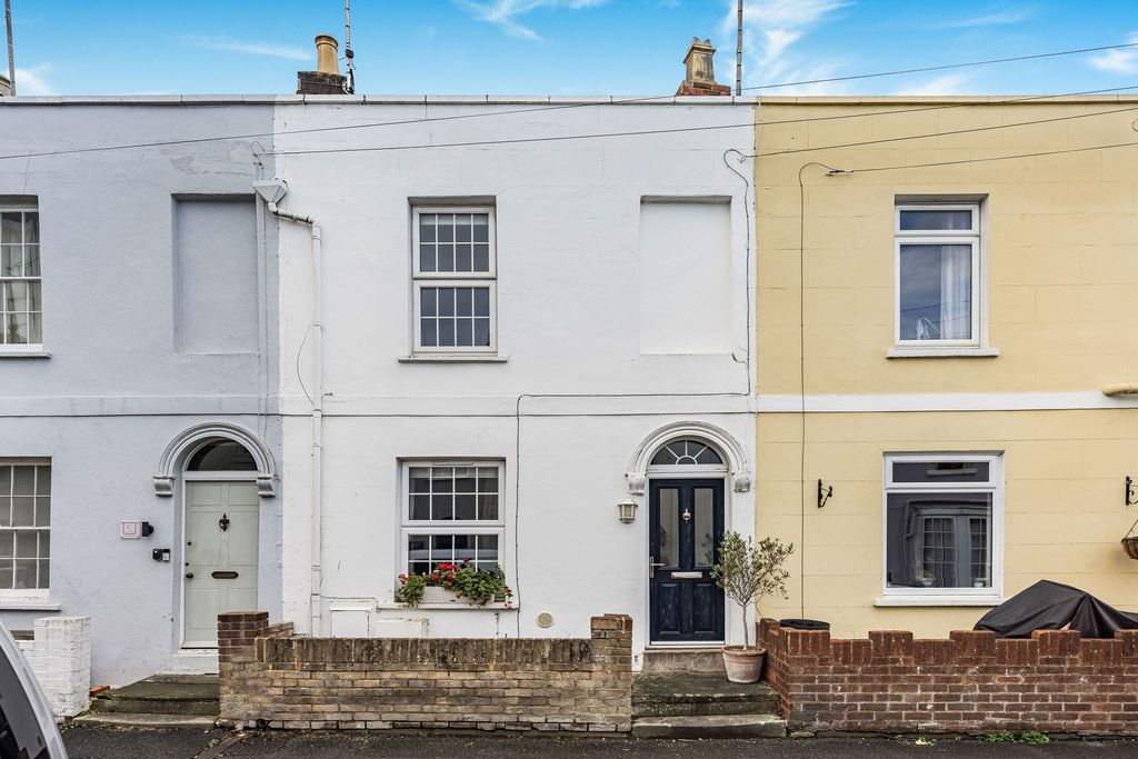 Property photo 1 of 17