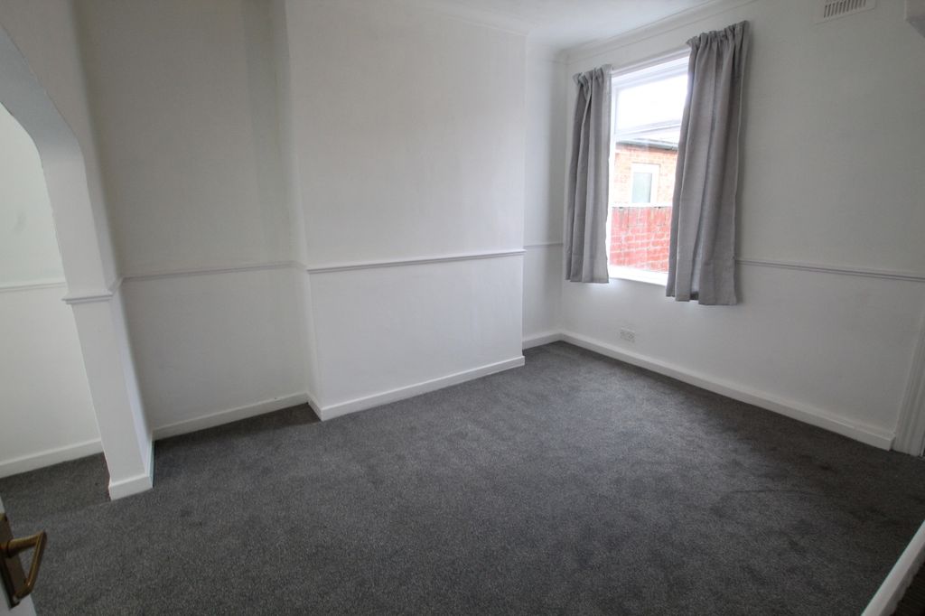 Property photo 3 of 8 Dining Room