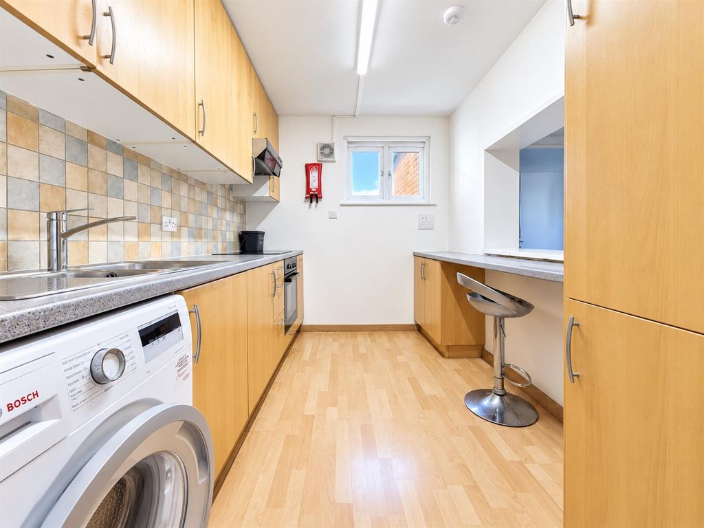 Property photo 3 of 12 Kitchen
