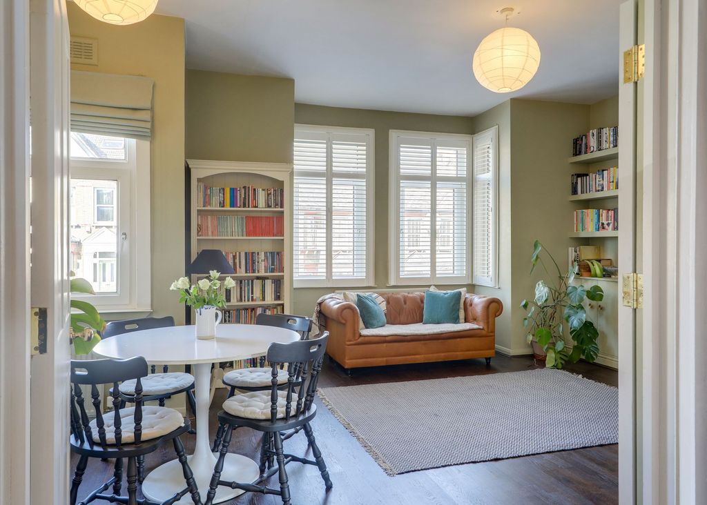 Property photo 1 of 17