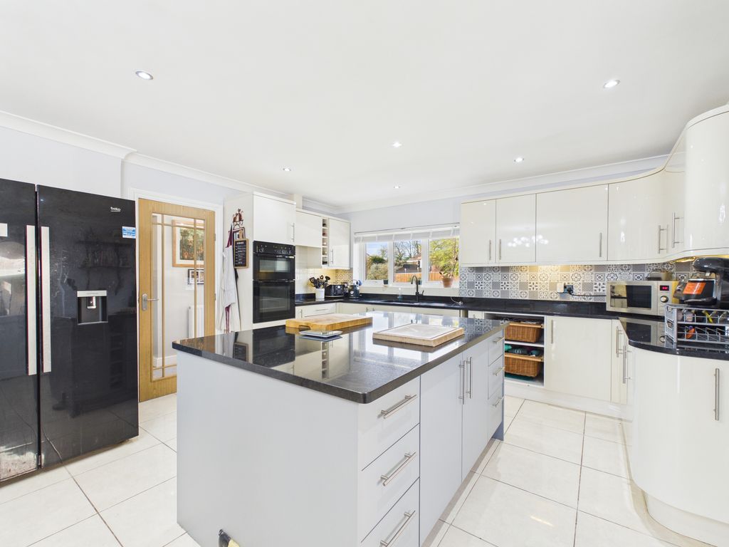 Property photo 2 of 30