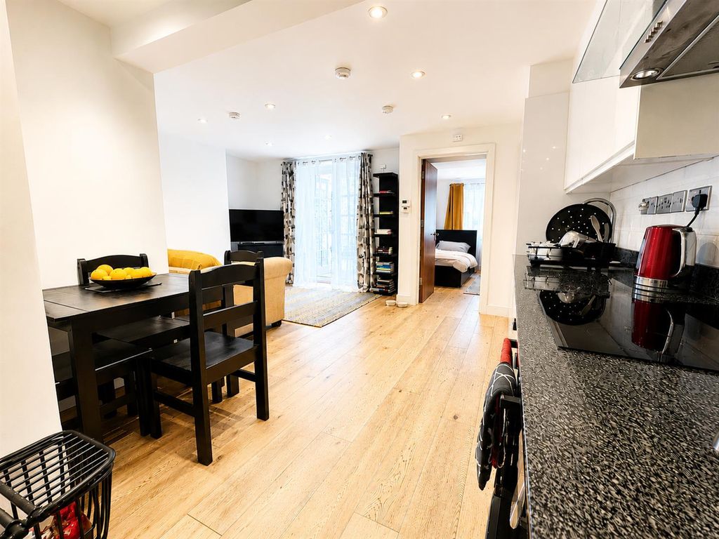 Property photo 1 of 11 3