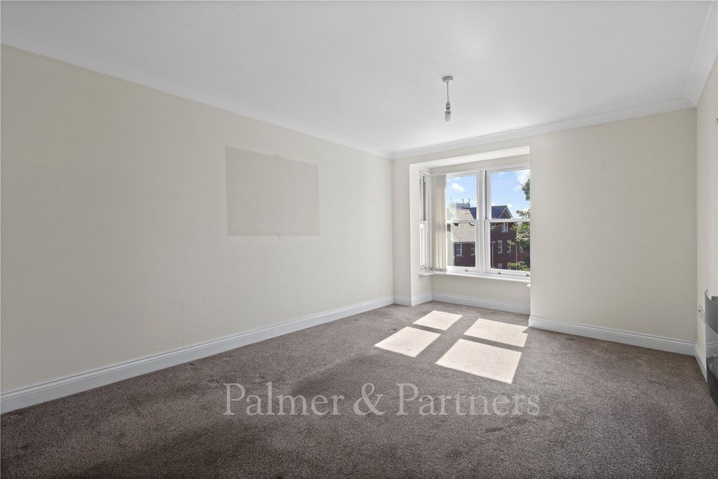 Property photo 2 of 8 Picture No. 01