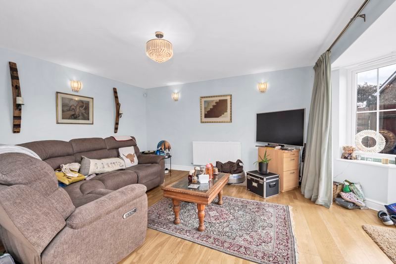 Property photo 2 of 17 Sitting Room