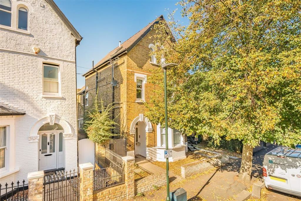 Property photo 1 of 6
