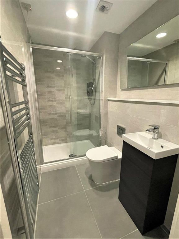 Property photo 2 of 4 Bathroom.Jpg