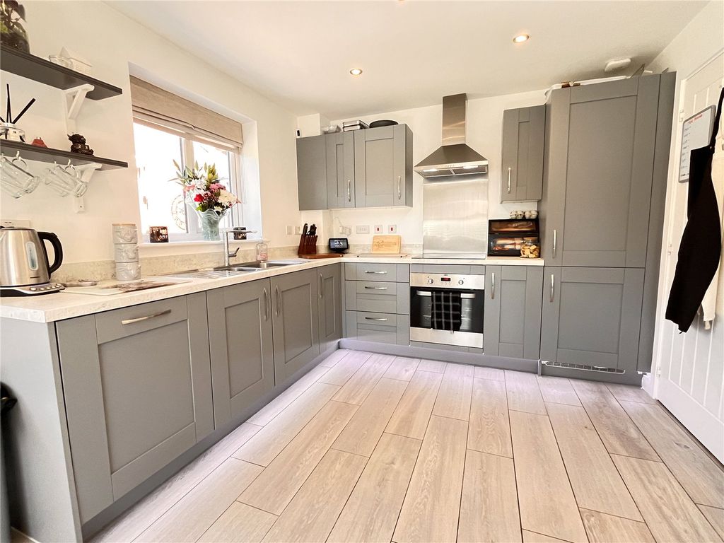 Property photo 3 of 22 Picture No. 08