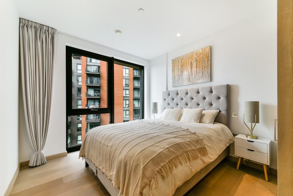 Property photo 3 of 14 Legacy Building, ...