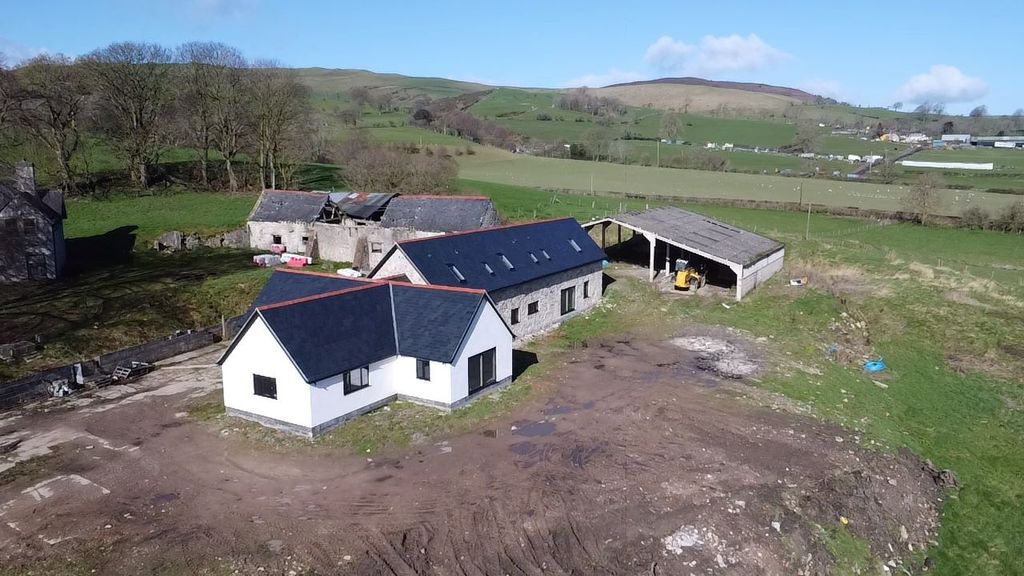 Property photo 2 of 29