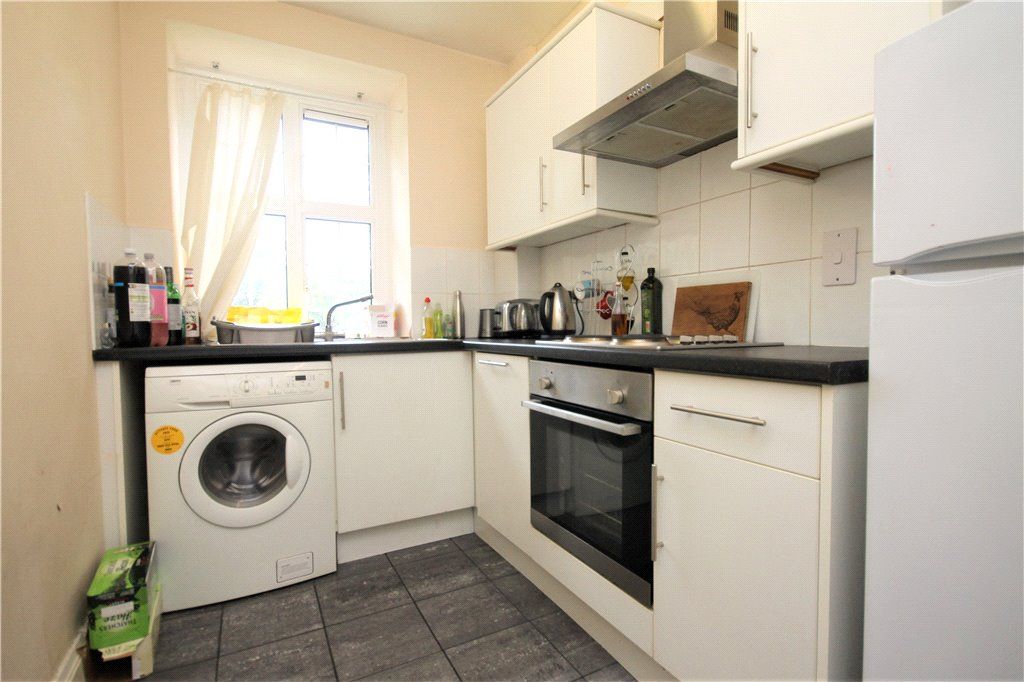 Property photo 2 of 6 Kitchen