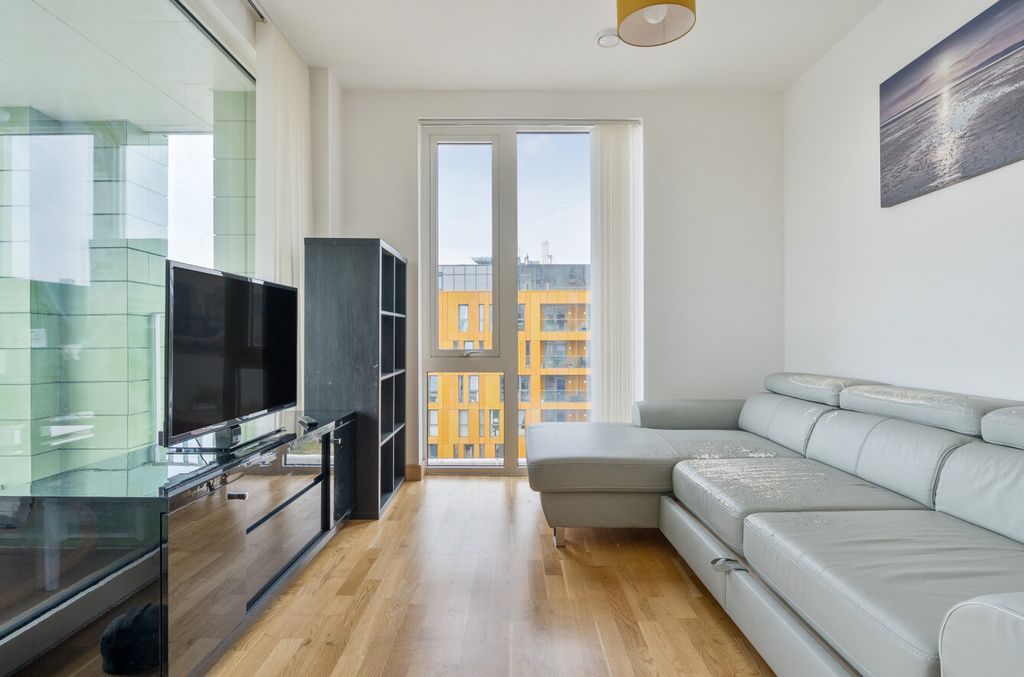 Property photo 3 of 17 1361700-8-68De9d9...