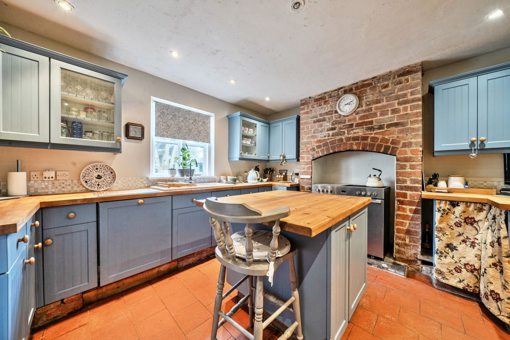 Property photo 2 of 15 1436694-9-69Caa5B552913