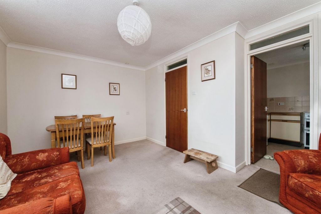 Property photo 3 of 13