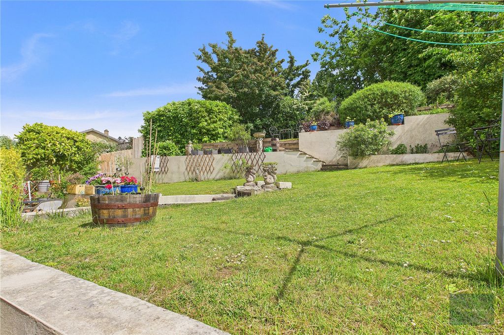 Property photo 2 of 14 Picture No. 25