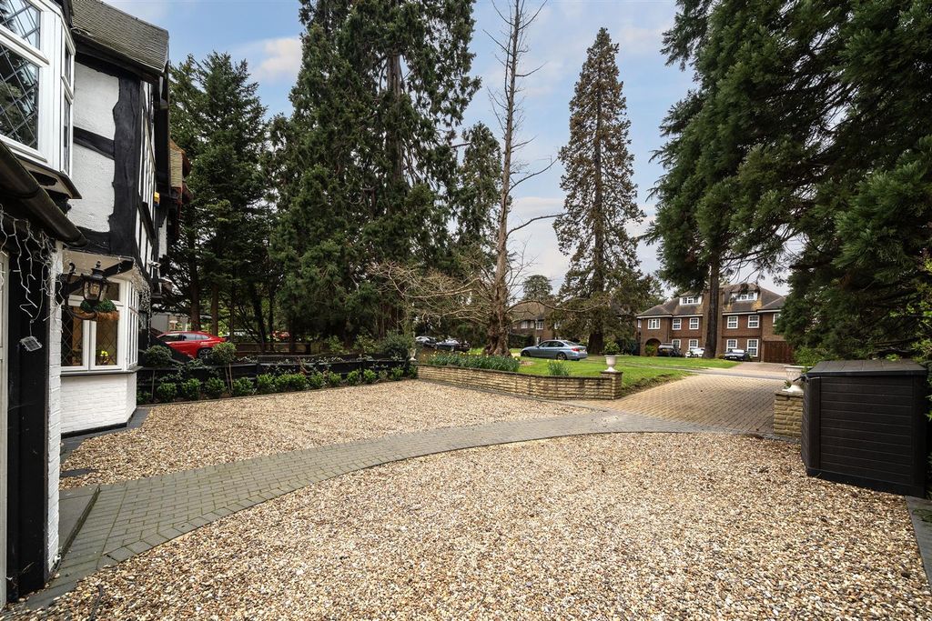 Additional image 21 of 4 bed detached house for saleCanons Drive, Edgware HA8