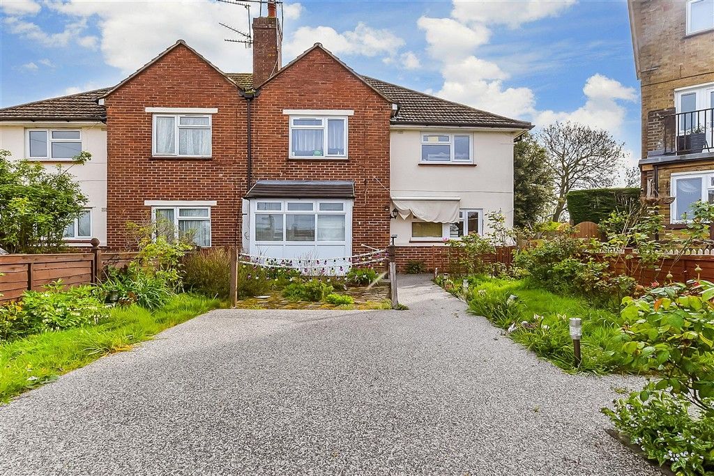 Property photo 1 of 7 Front 2