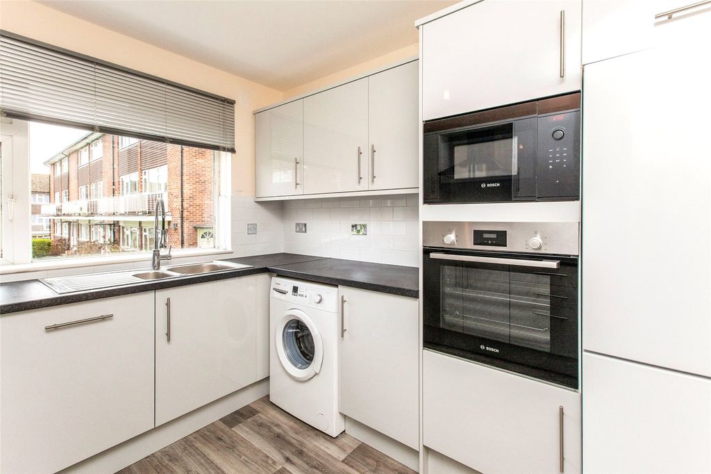 Property photo 2 of 8 Kitchen.Jpg