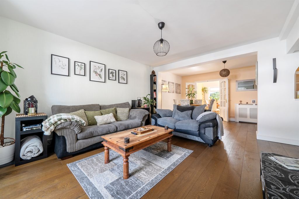 Property photo 2 of 19