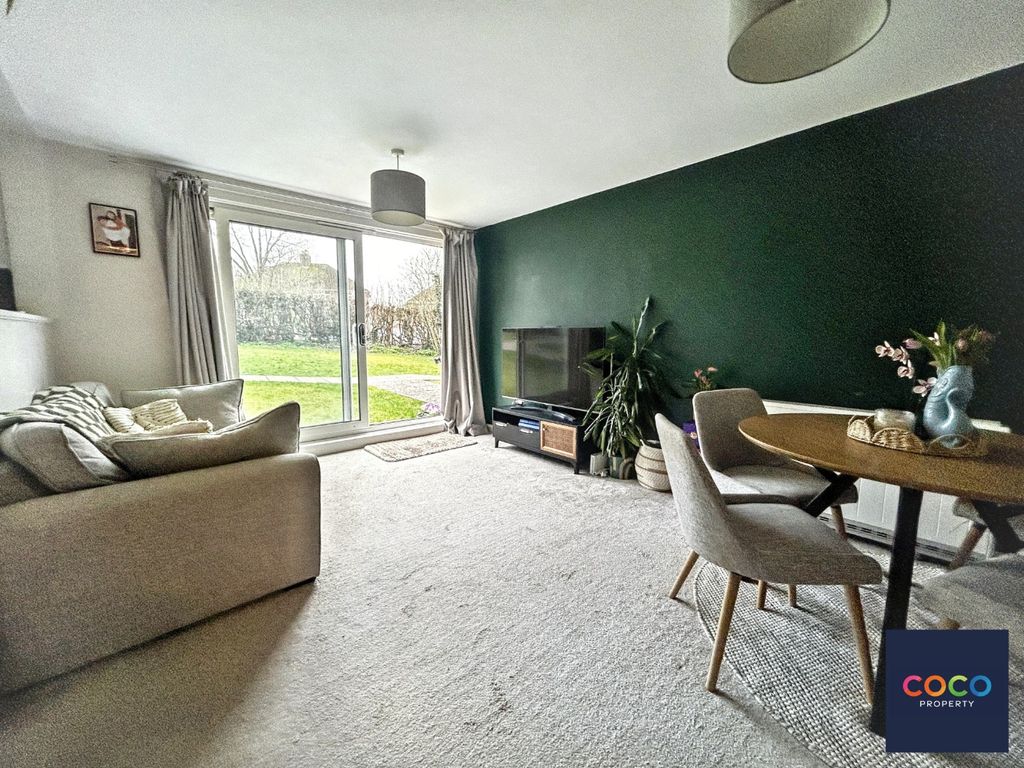 Property photo 3 of 14 4950456