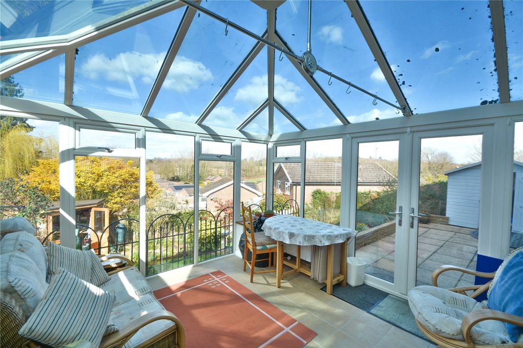 Property photo 2 of 22 Picture No. 28