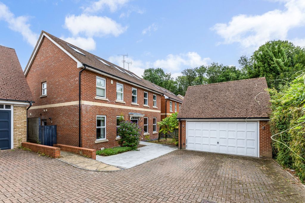 Property photo 1 of 23