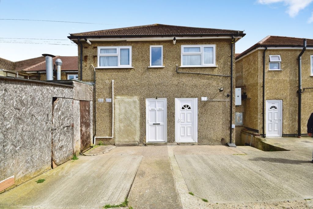 Property photo 1 of 6 Maidstone Front