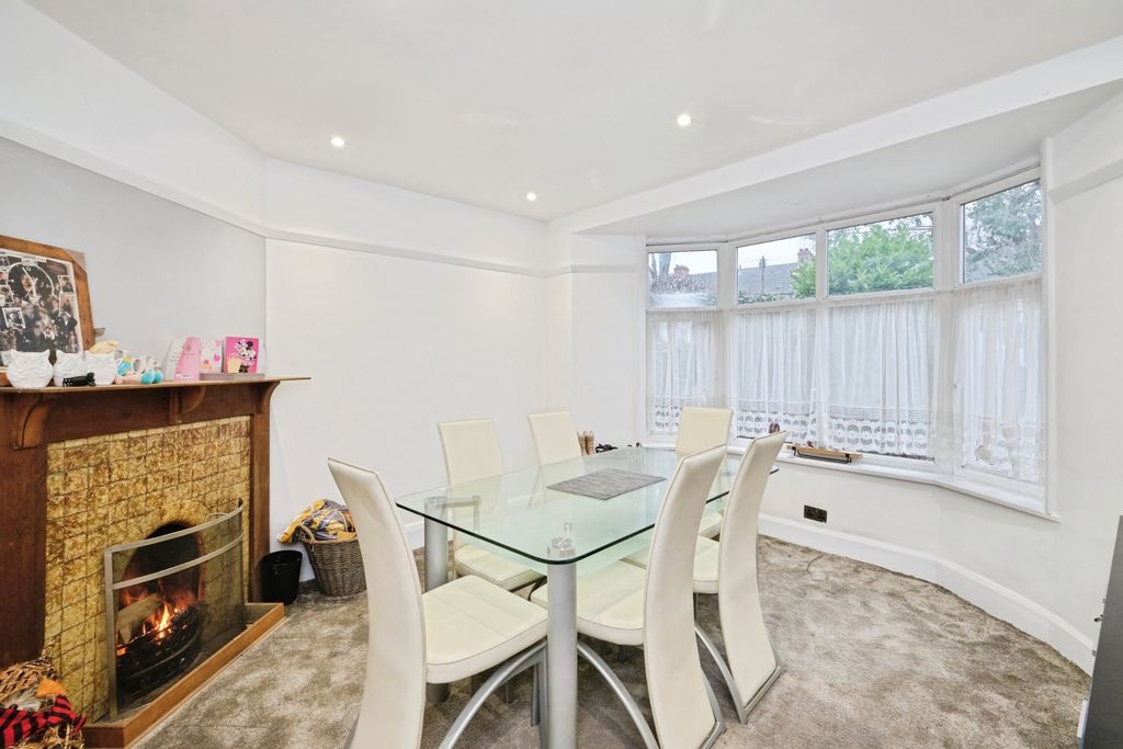 Property photo 3 of 29 Pbox-Img.Jpg